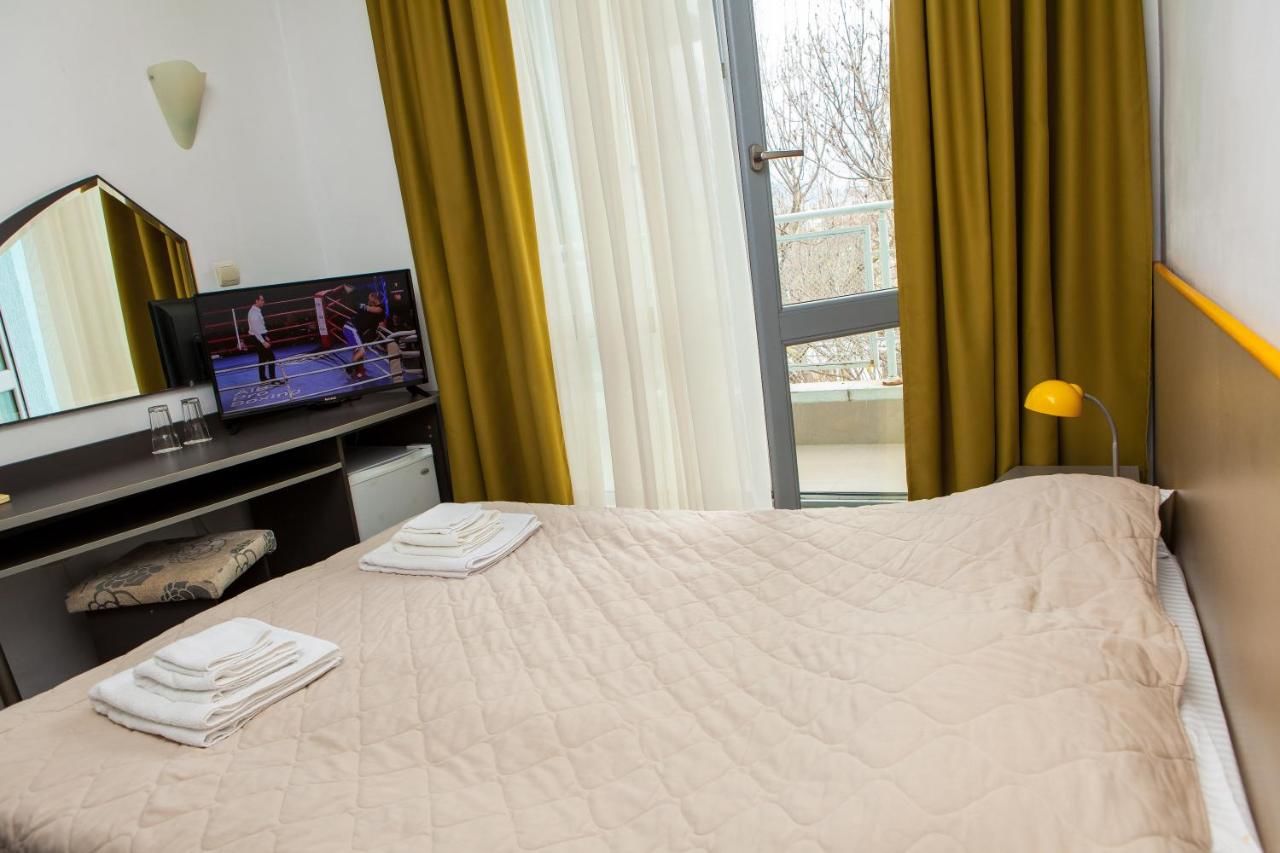 Отель Hotel Opera Plaza former City Mark hotel Варна-13