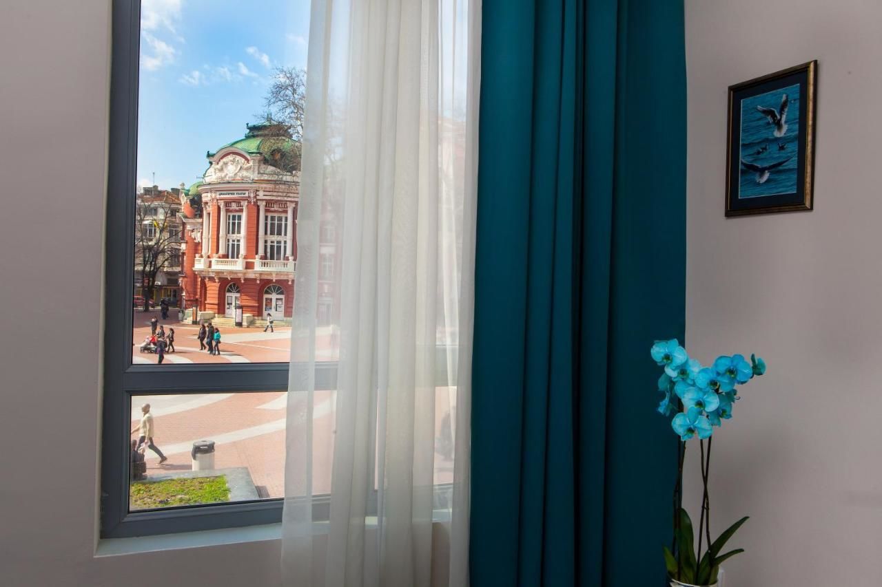 Отель Hotel Opera Plaza former City Mark hotel Варна-18