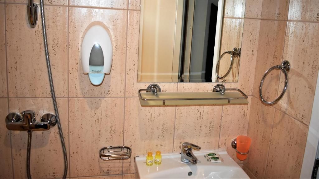 Отель Hotel Opera Plaza former City Mark hotel Варна