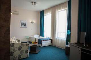 Отель Hotel Opera Plaza former City Mark hotel Варна Номер-студио Делюкс-5