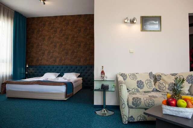 Отель Hotel Opera Plaza former City Mark hotel Варна-19