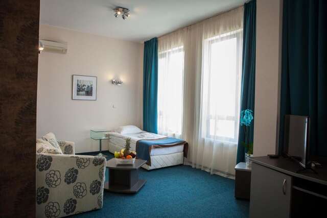 Отель Hotel Opera Plaza former City Mark hotel Варна-20