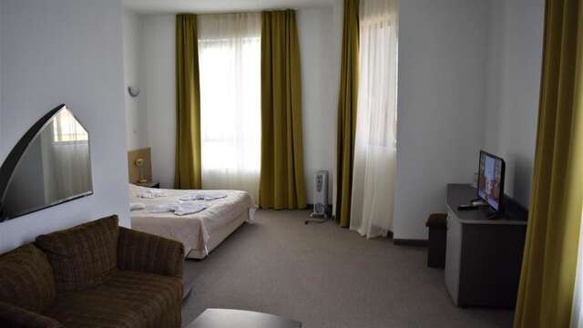 Отель Hotel Opera Plaza former City Mark hotel Варна-23