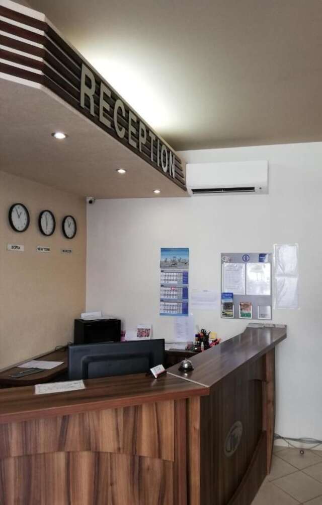 Отель Hotel Opera Plaza former City Mark hotel Варна-9